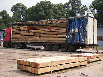 Stare drewno z zorbiórki odbieramy własnym transportem - Alest Sp. z o.o.